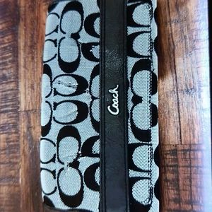 GUC. Vintage Coach logo canvas wallet.